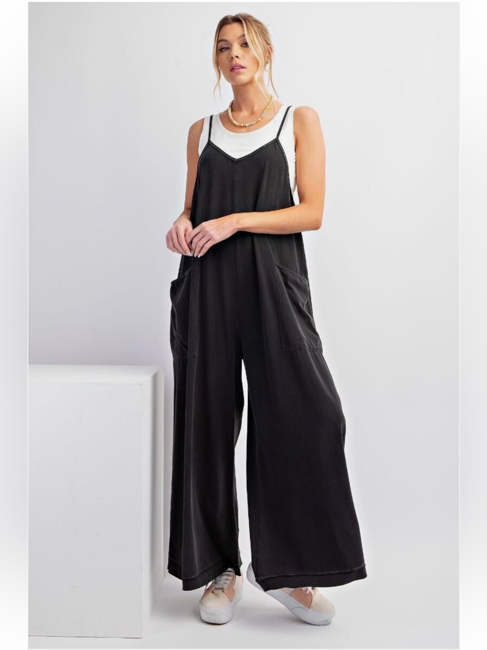 New: Easel Mineral Washed Cotton Patch Pockets Wide Leg Jumper Jumpsuit• Medium